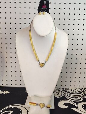 paparazzi Yellow Bead Heart Necklace and Bracelet Set